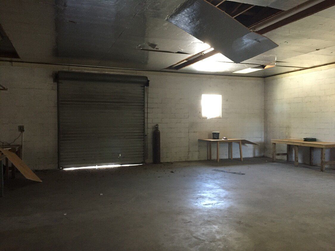 Storefront Retail Space For Lease: 334 Parkridge Ave, Orange Park, FL 32065